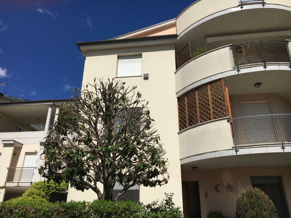 La Casa Di Lory Falconara Marittima Exterior foto